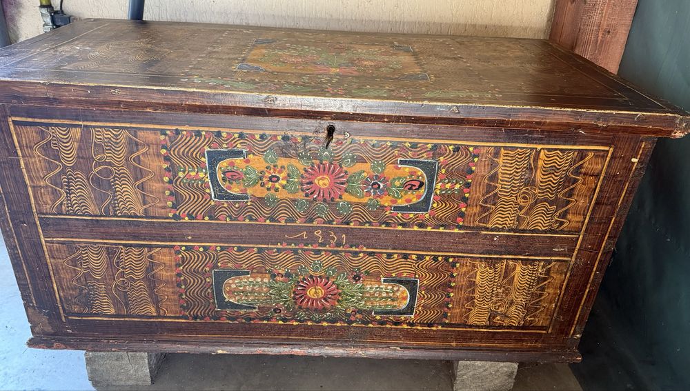 Vând ladă de zestre din 1931