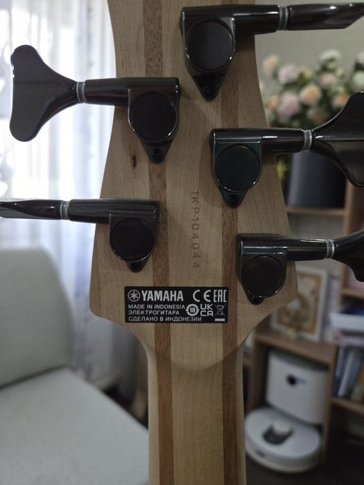 Бас гитара Yamaha trbx 505