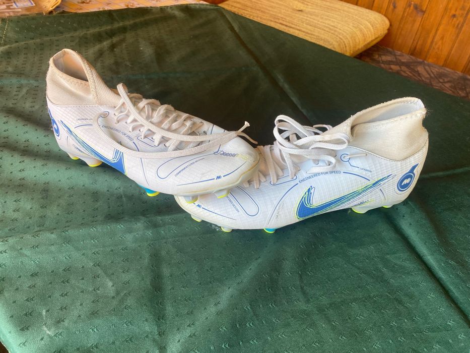 Обувки за футбол -бутонки nike