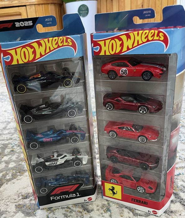 Hot wheels машинки