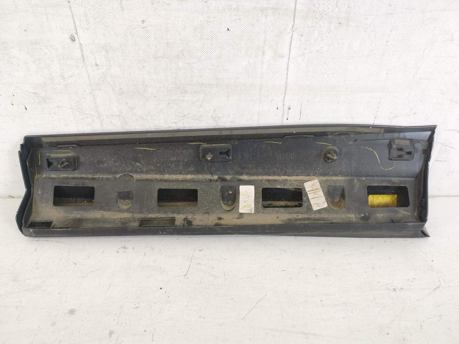 Ауди Q3 / Audi Q3 F3 S-Line Оригинален десен заден праг в добро състоя