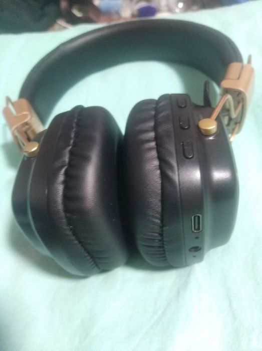 Беспроводные наушники Marshall