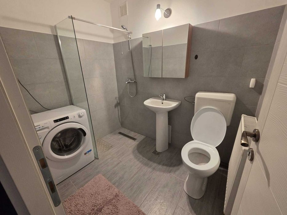 Dau în chirie garsonieră confort I, zona Cocoșul de Aur