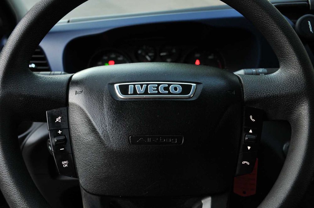 IVECO Daily 65C210 2017 3.0HPi 210 CP E6 CutieAut Hi-Matic 8 trepte clima navi, cason 6.20 m cat. C recent adus Italia