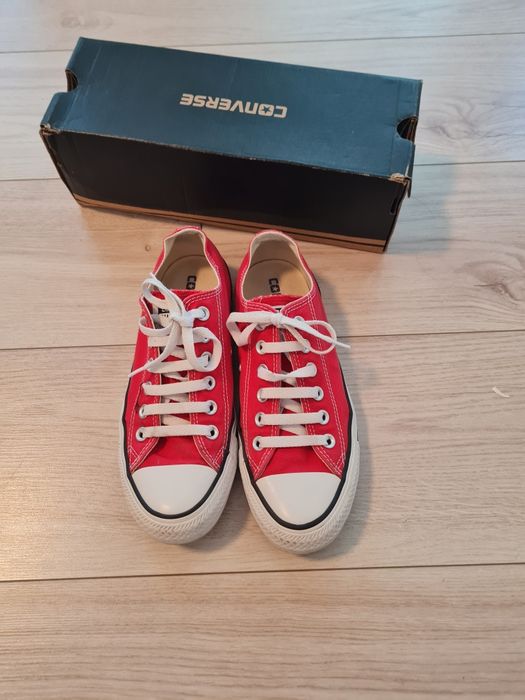 Vând teniși Converse, mărimea 37,5