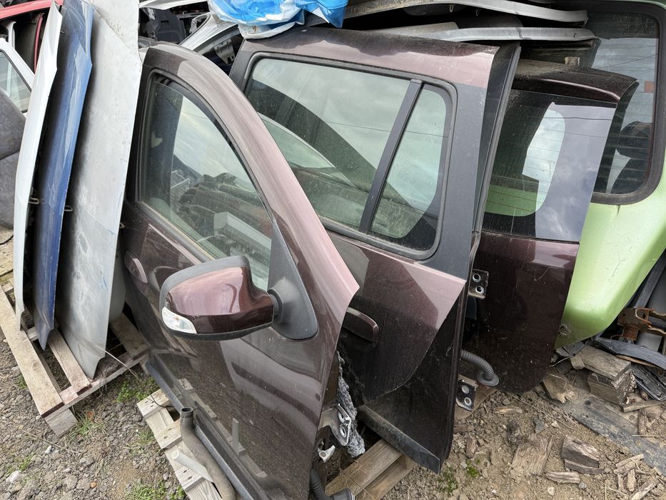 Vand usi capota si aripi de dacia logan an 2018
