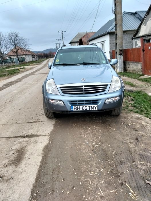 Vând Ssangyong Rextonu