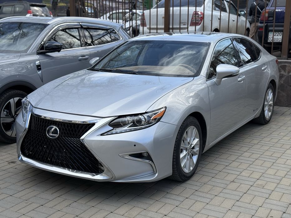 Lexus ES 300h Казахстанский учёт