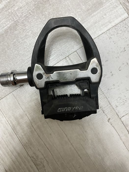 Шоссейные педали, контакты