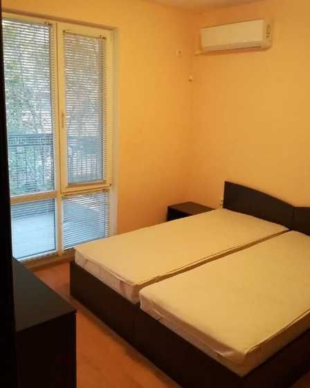 Дава се под наем Двустаен апартамент в Бургас, Център - 65 кв.м за 200 € - Снимка #2