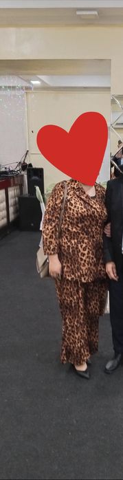 Продается костюмы платье очень красивый