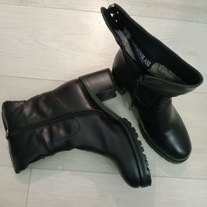 Продам новые сапоги