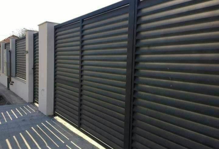 Vând si executam garduri orice model