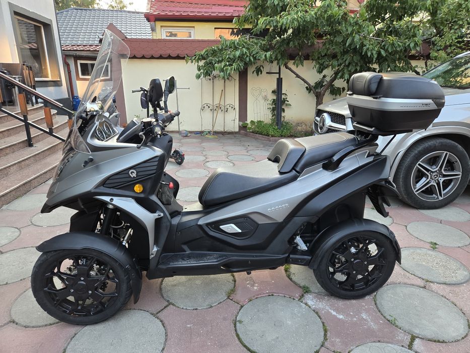 Maxi scuter Qooder quadro , piaggio mp3, yamaha tricity , categoria B