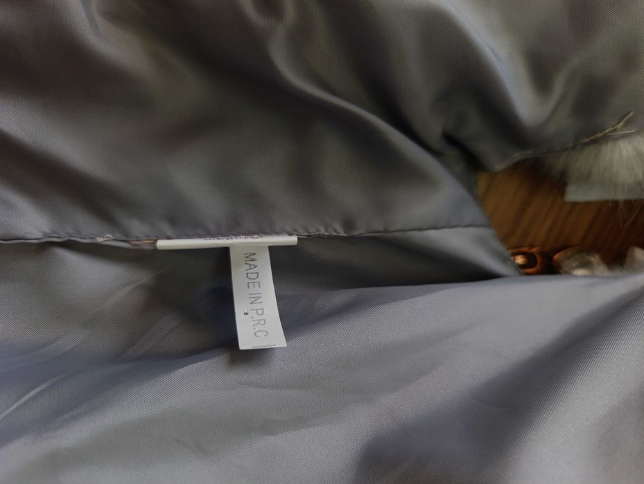 Дамски много запазен елек,неразличим от нов