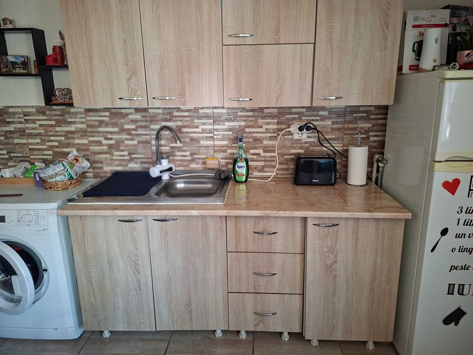 Vand mobila bucătărie si aragaz