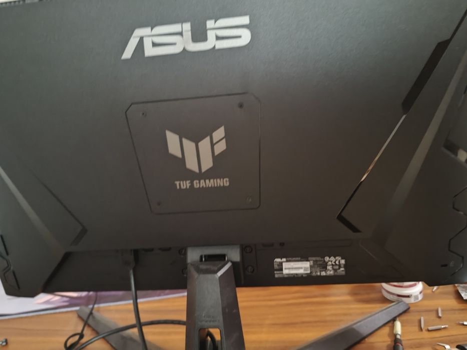 Asus IPS 2K 180Hz VG27AQ3A (In garantie)