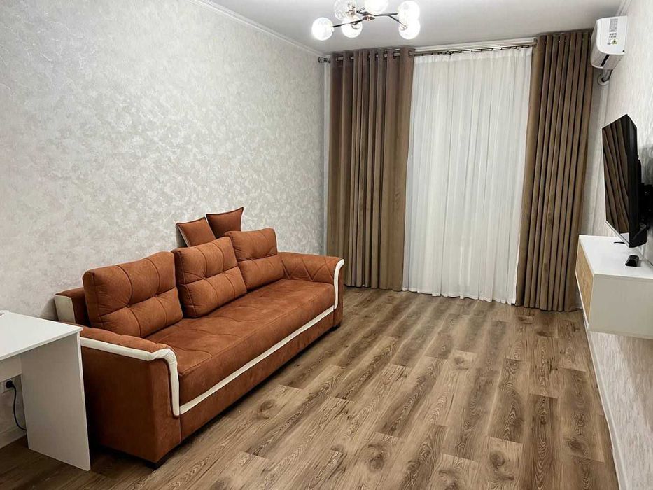 Продаю 3-х комнатную квартиру в центре! ЖК "Green park" с арендатором!