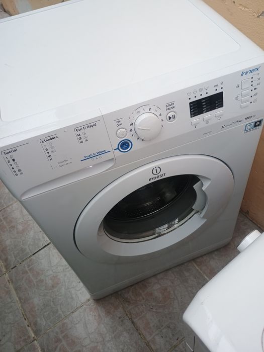 Mașină de spălat rufe clasa AA îndesit innex inverter 8 kg