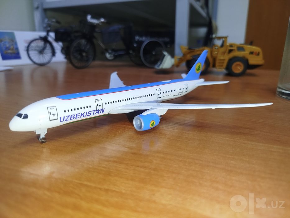 Boeing 787 shassisi bilan birga