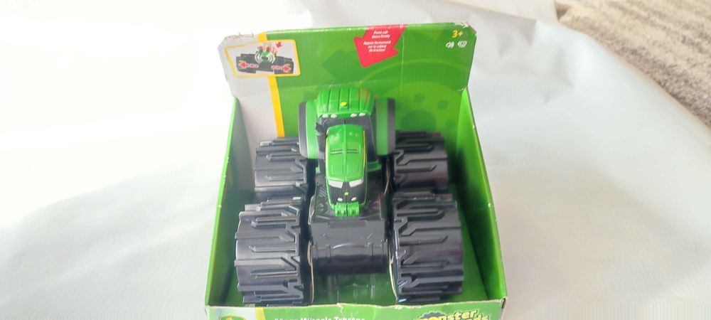 Детска играчка Tomy John Deere - Мини трактор с големи гуми