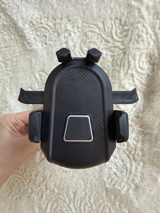 Держатель телефона в машину