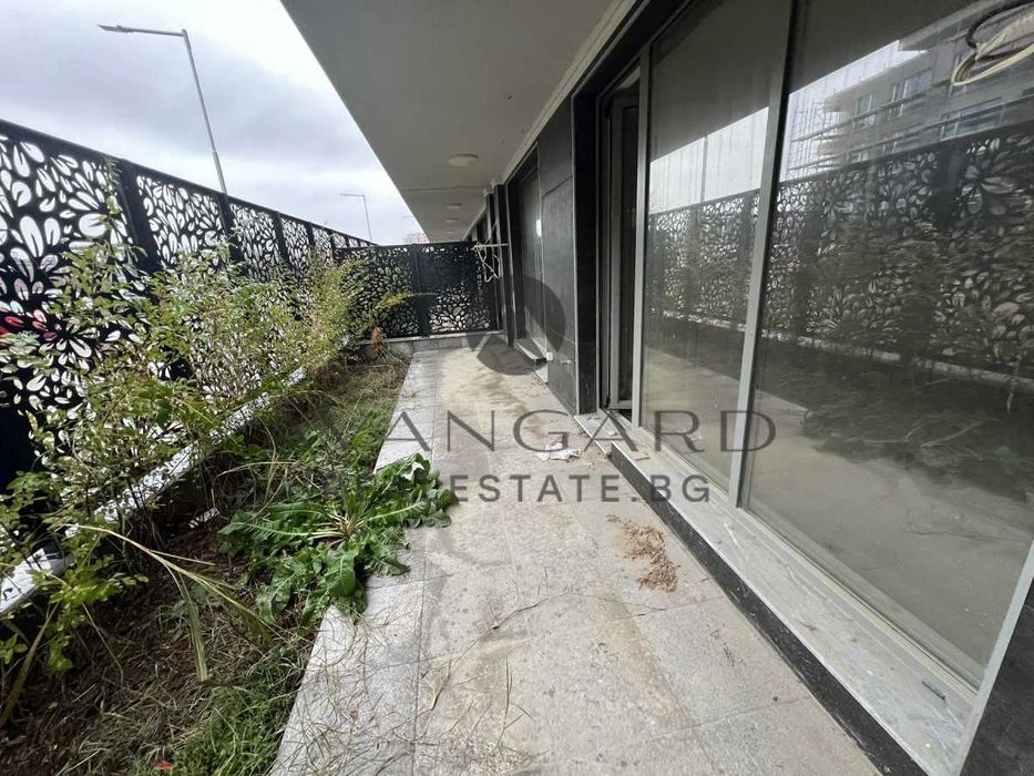 оф.19270 Двустаен с веранда и двор/ Гребна база