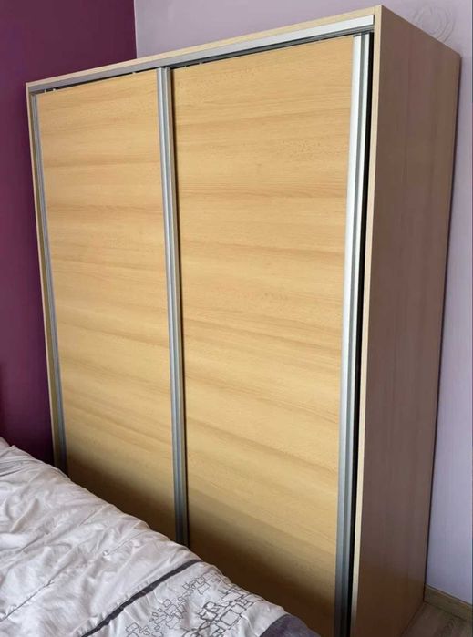 Масивен гардероб