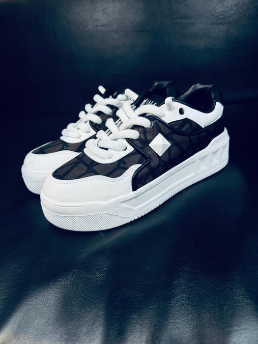 Valentino Garavani Premium