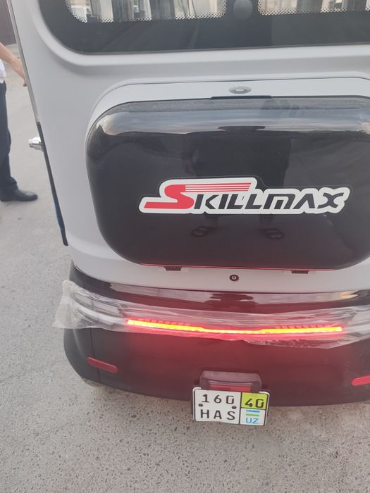 Skillmax elektron skutter