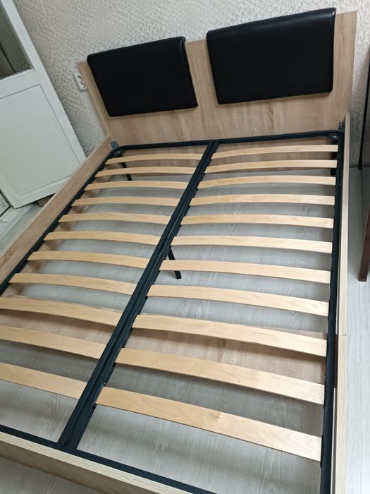 Двухспальный кровать