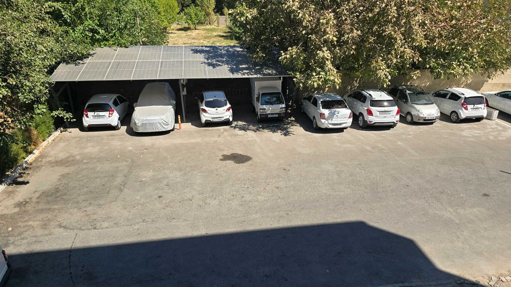 Готовый офис на первом этаже в нежилой здании с ремонтом.