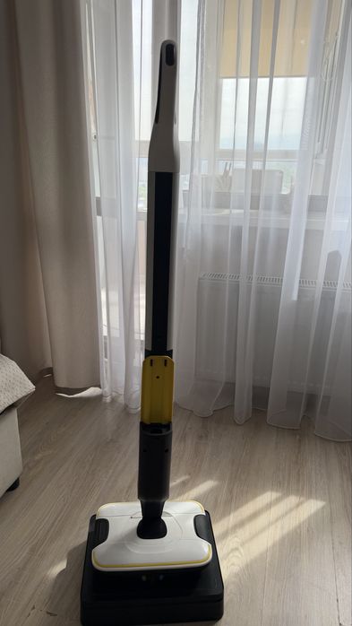 Моющий пылесос Karcher (швабра-пылесос)