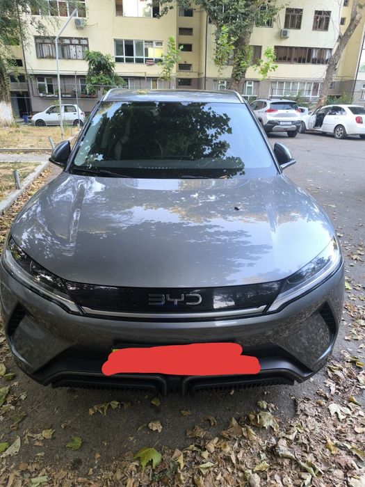BYD Yuan up flagship full pozitsiyasi 2025 iyunda salondan olganman