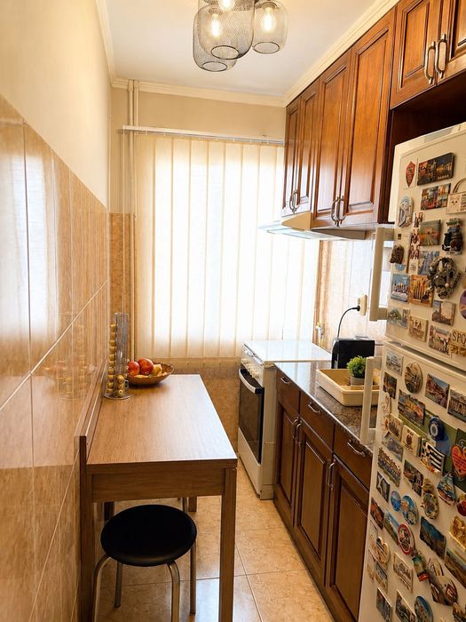 Apartament 2 camere zona Lebada etaj 3 pers fizica