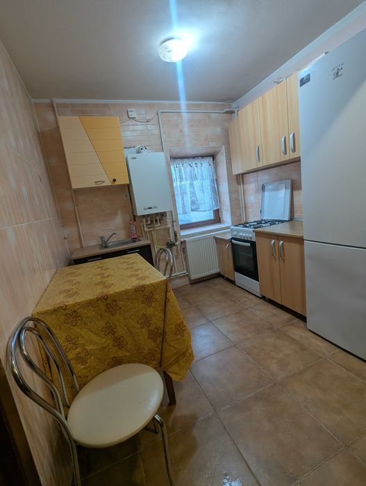 Închiriez garsonieră