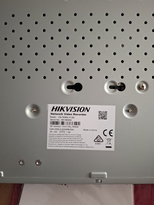 Vând sistem supraveghere video Hikvision