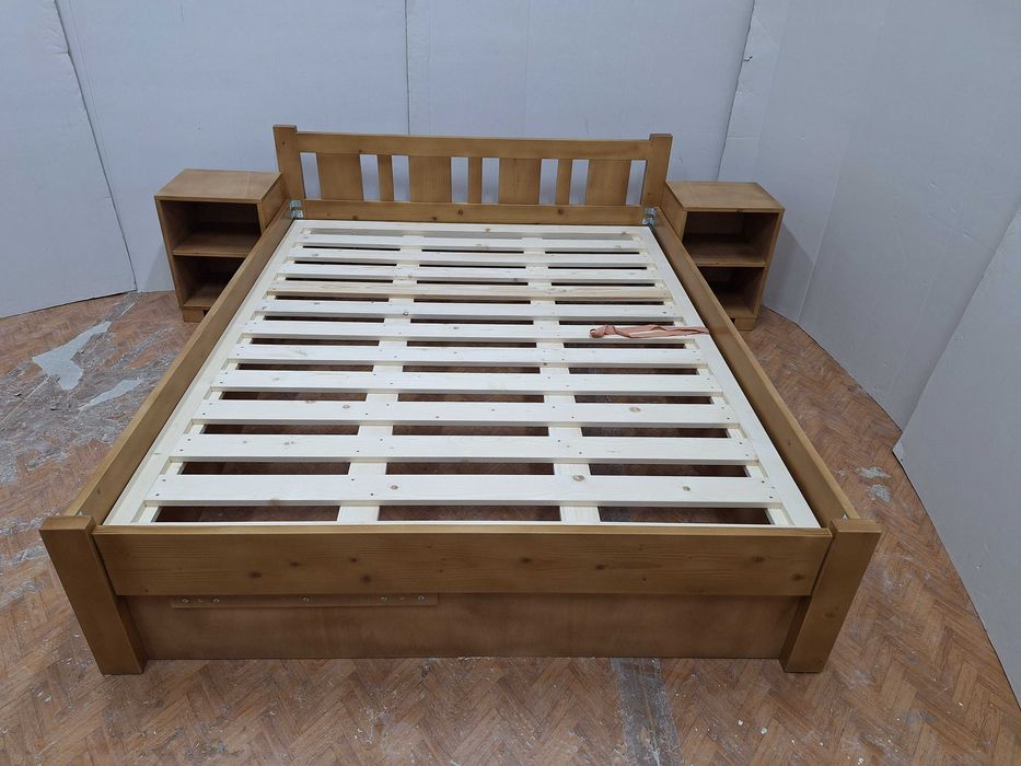 TRANSPORT GRATUIT.Pat din lemn masiv. cu spatiu pt depozitare Cod 208