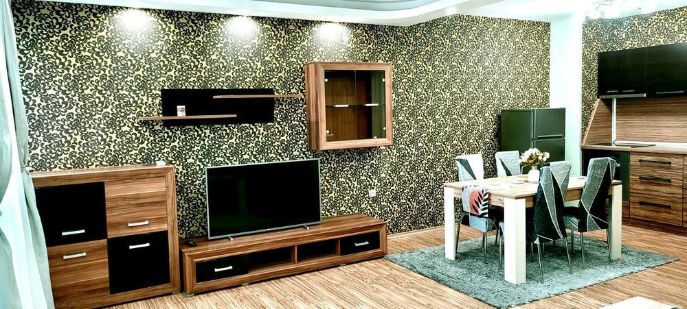 Дава се под наем Тристаен апартамент в Стара Загора, Център - 120 кв.м за 459 € - Снимка #2