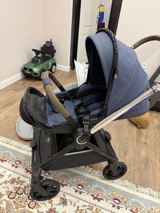 Коляска почти новая