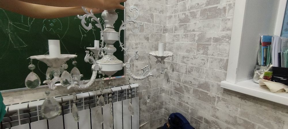 Люстра в хорошем состоянии