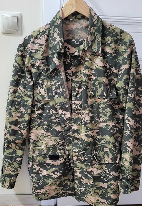 Продам спецодежду на подростка размер 48