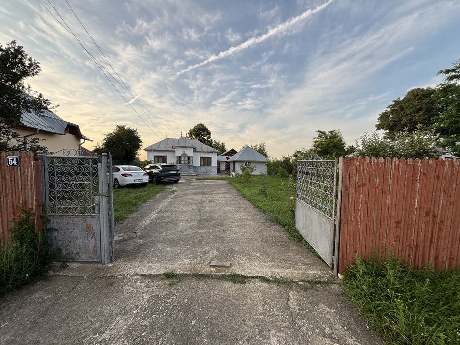 Casă și teren 3.300 mp – Țuțulești, Argeș | deschidere 18 m la stradă principală