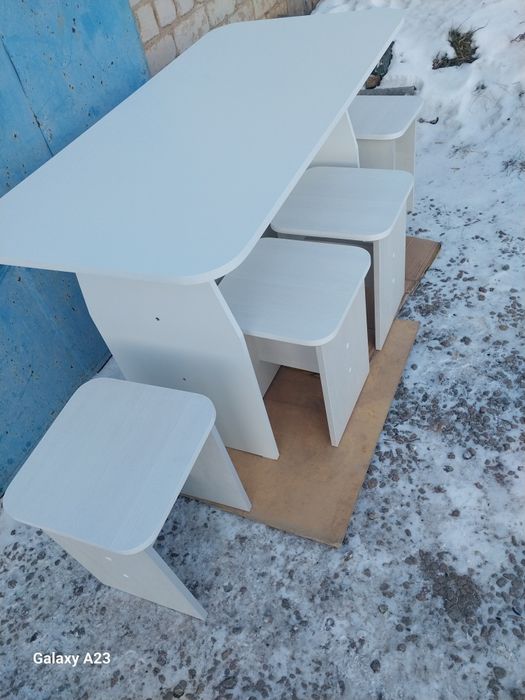 НОВЫЕ Стол и 4табуретки в комплекте