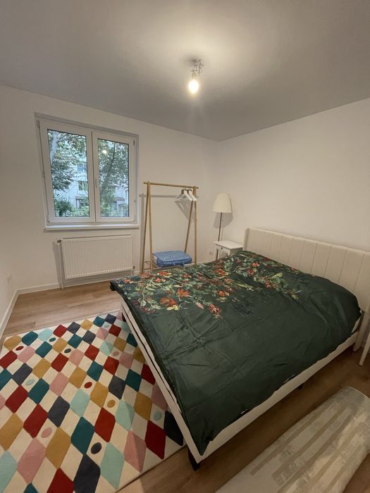Închiriez apartament
