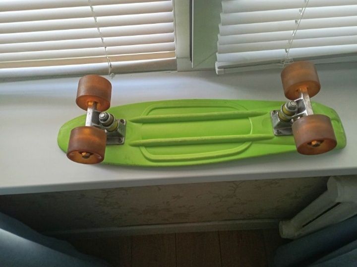 Продам детский скейтборд