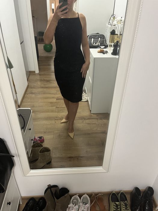 Rochie neagra eleganta