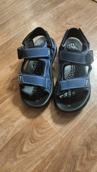 Продаю сандали !