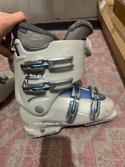 Продавам ски и ски обувки