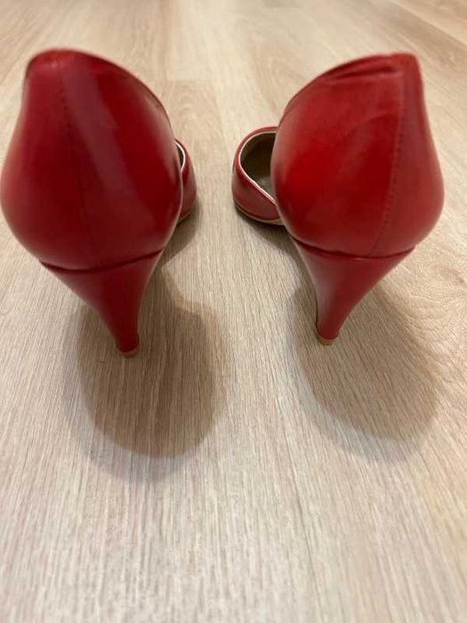 Елегантни дамски обувки с ток, естествена кожа, червен цвят, номер 39